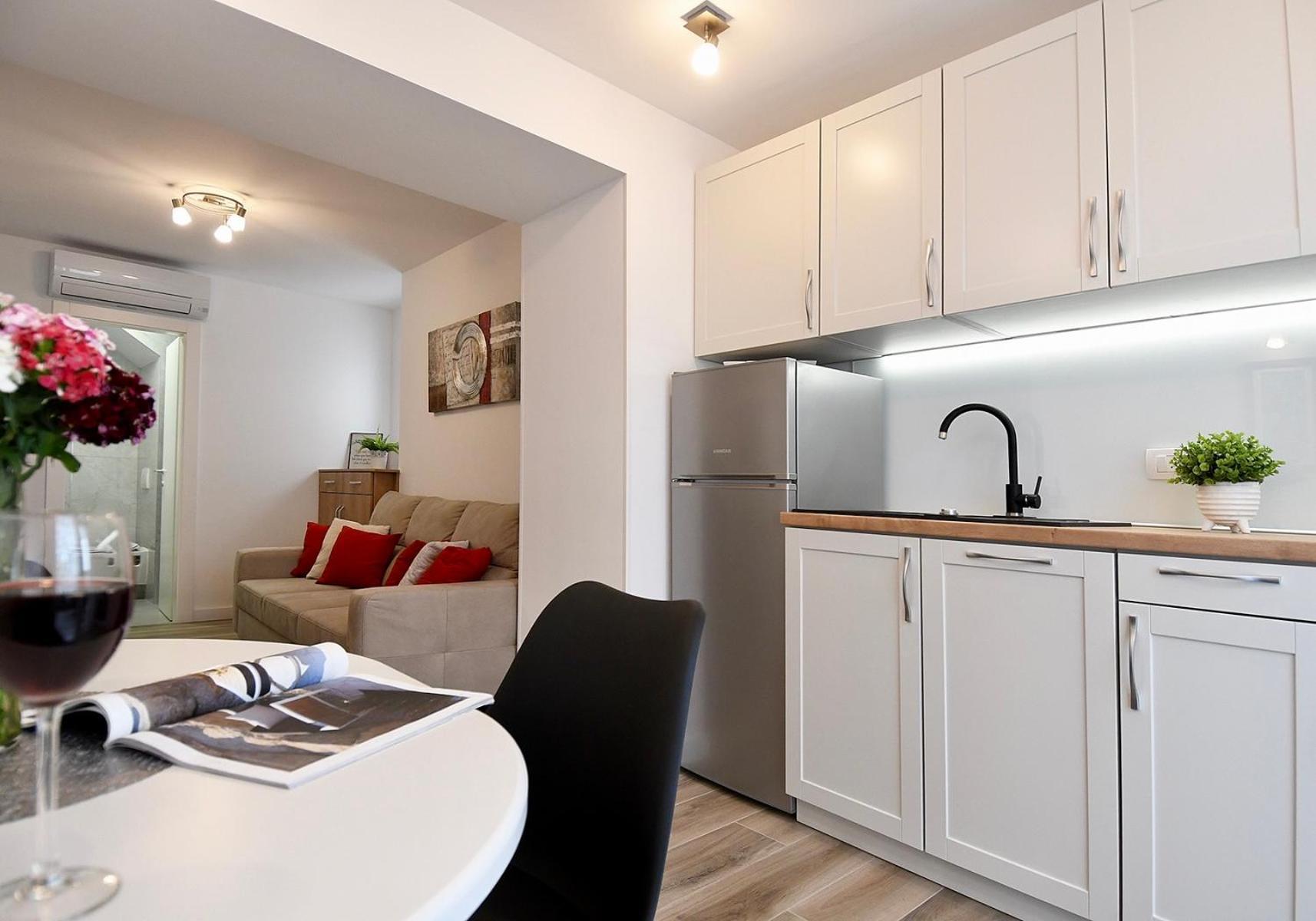 Jacuzzi Apartment Minnie Дубровник Екстериор снимка
