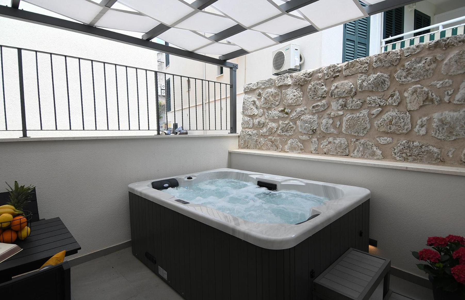 Jacuzzi Apartment Minnie Дубровник Екстериор снимка